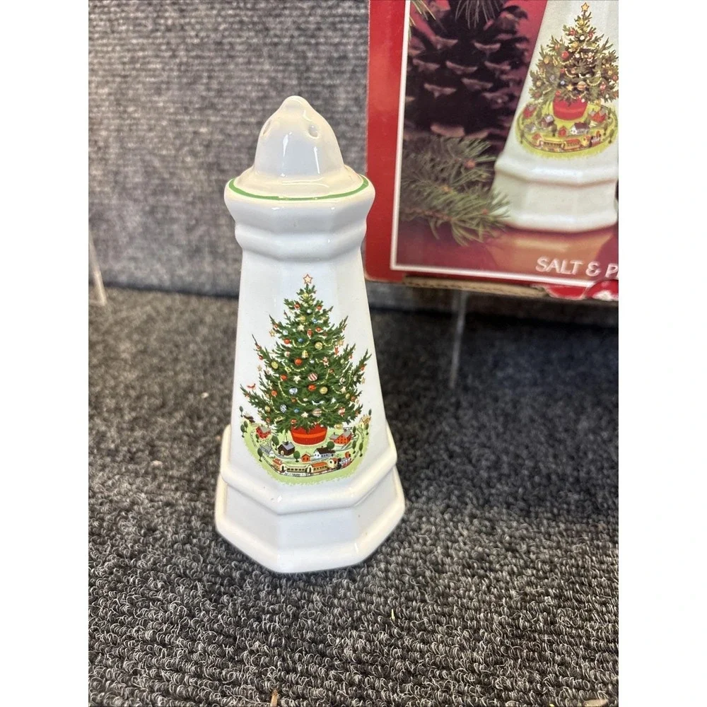 Vtg~Pfaltzgraff~Christmas Heritage~Salt & Pepper Shakers~IOB